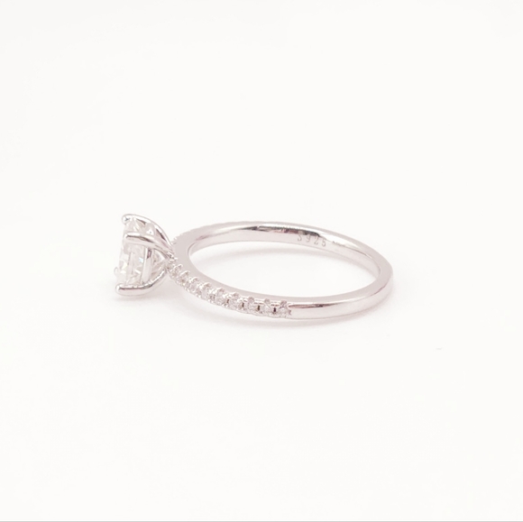 1 Carat Oval Moissanite Band - Picture 6 of 6
